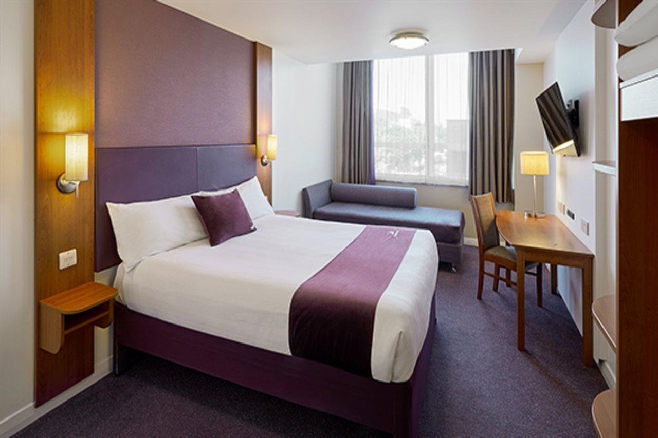 Premier Inn Cambridge Girton  Eksteriør bilde
