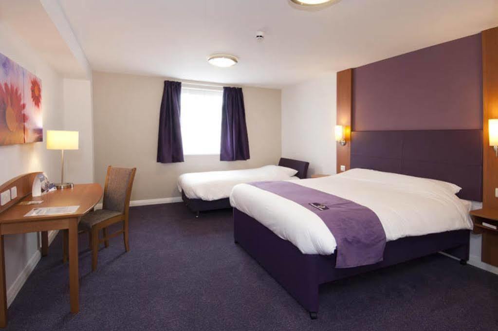 Premier Inn Cambridge Girton  Eksteriør bilde