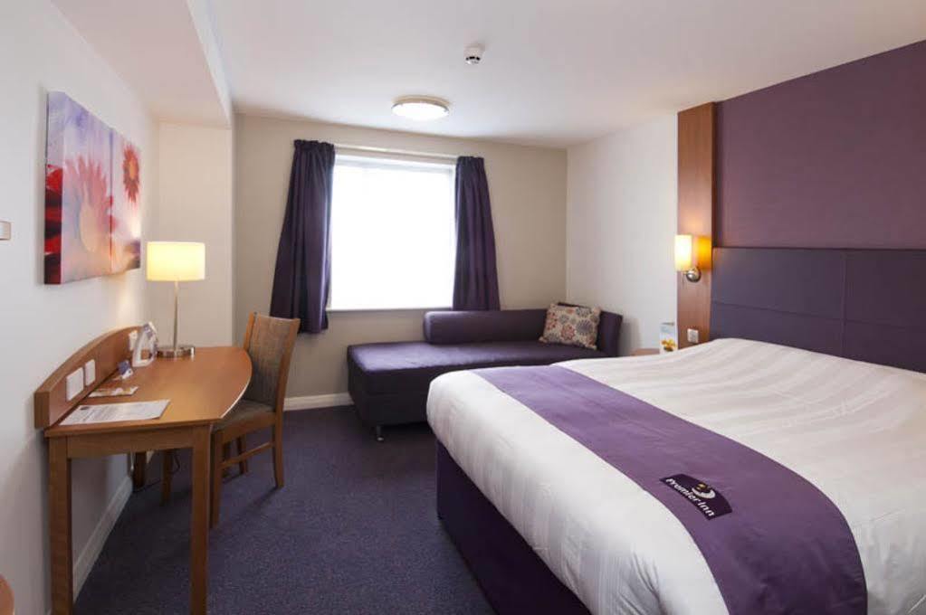 Premier Inn Cambridge Girton  Eksteriør bilde