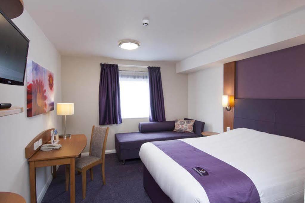 Premier Inn Cambridge Girton  Eksteriør bilde
