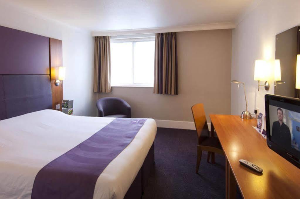 Premier Inn Cambridge Girton  Eksteriør bilde