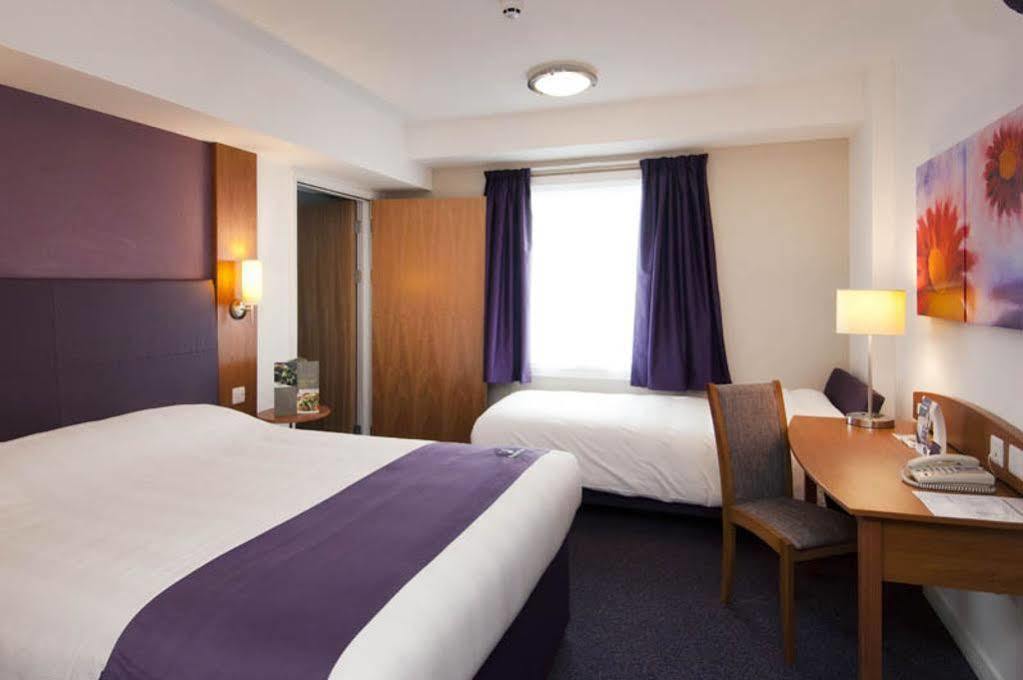 Premier Inn Cambridge Girton  Eksteriør bilde